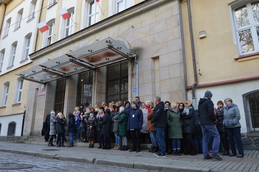 Protest sądowej administracji w Słupsku [zdjęcia] 