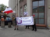 Poznań: Protest przeciwko ZUS i urzędnikom. Więcej policjantów niż manifestujących