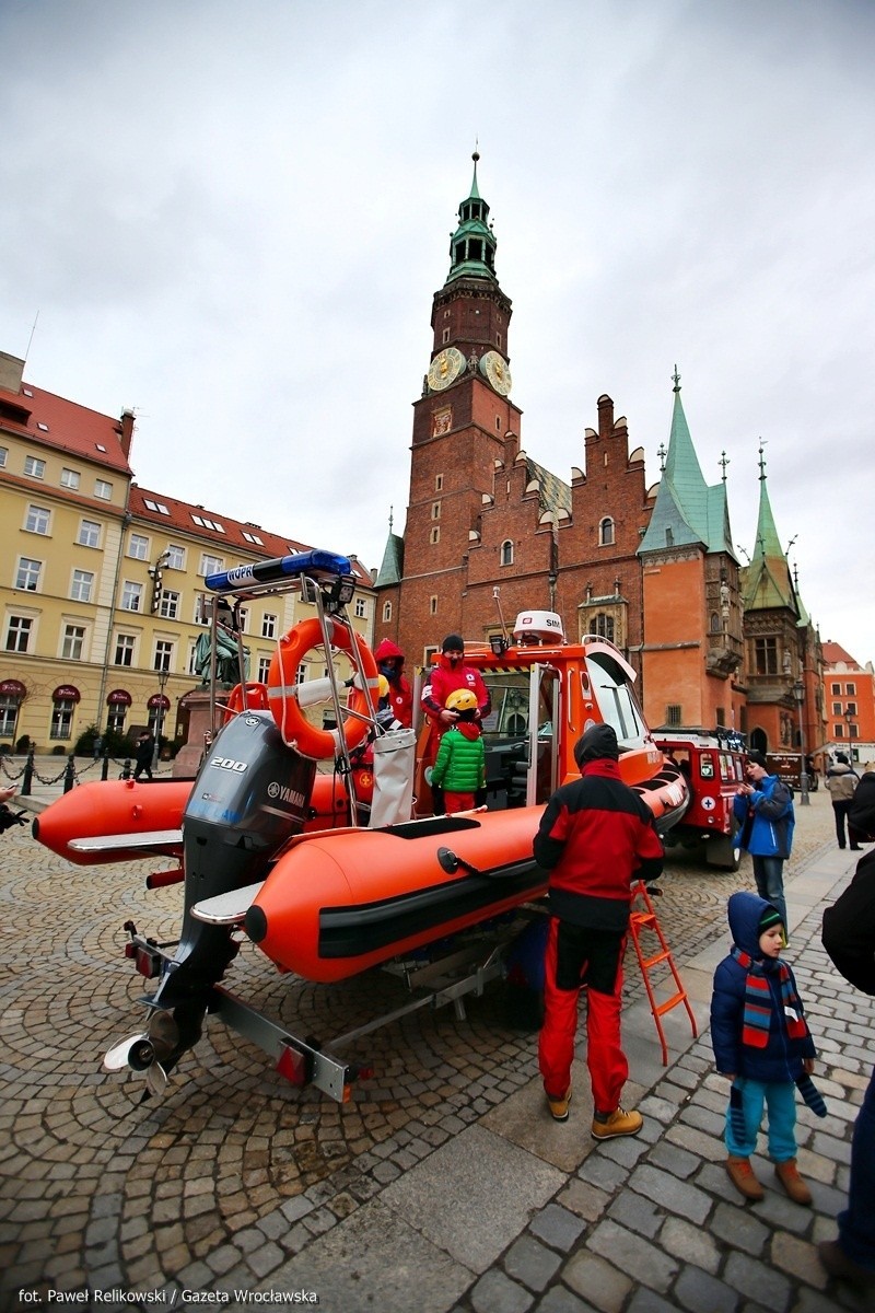 WOŚP we Wrocławiu. Wielka orkiestra zebrała 496 tysięcy (ZDJĘCIA)