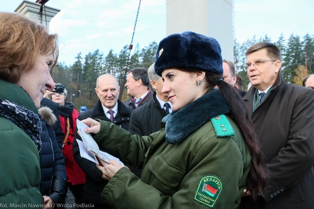Bezwizowy ruch z Białorusią zainaugorowały w środę władze województwa na przejściu w Rudawce