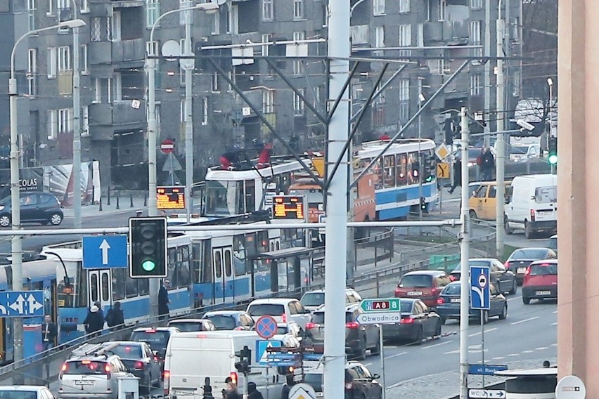 Wypadek tramwaju. Zablokowana trasa W-Z, ogromne korki
