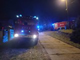 Pożar kotłowni w domu w Tarnawcach koło Przemyśla. Pogotowie ratunkowe zabrało do szpitala jedną osobę [ZDJĘCIA]