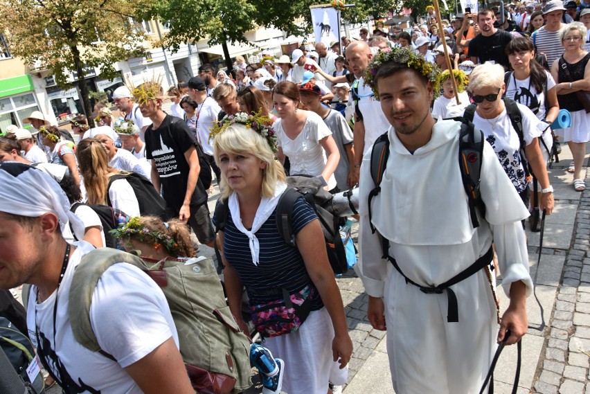 Pielgrzymka Dominikańska dotarła z Krakowa na Jasną Górę ZDJĘCIA Zmęczeni, ale bardzo radośni 