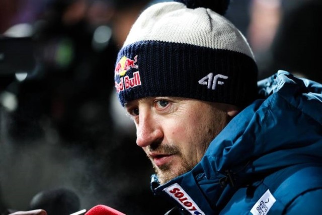 Wybitny polski skoczek narciarski Adam Małysz na swoim profilu na Facebooku poinformował, że jest nosicielem na koronawirusa