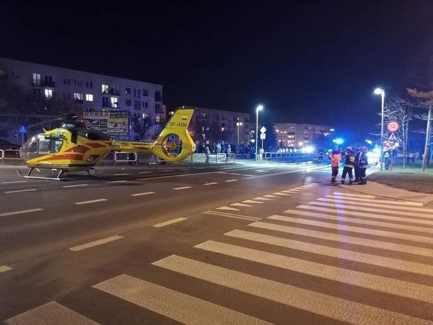 Śmigłowiec lądował na głównej ulicy, by ratować życie człowieka