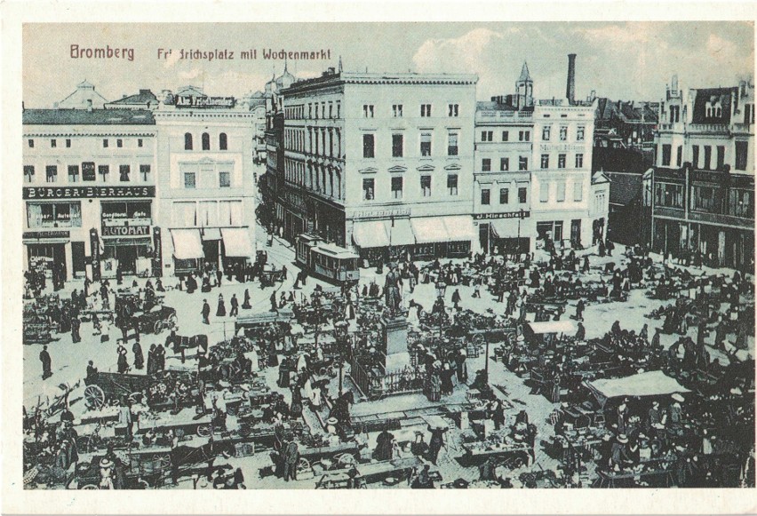Stary Rynek w Bydgoszczy w dniu targowym ok. 1910 roku....