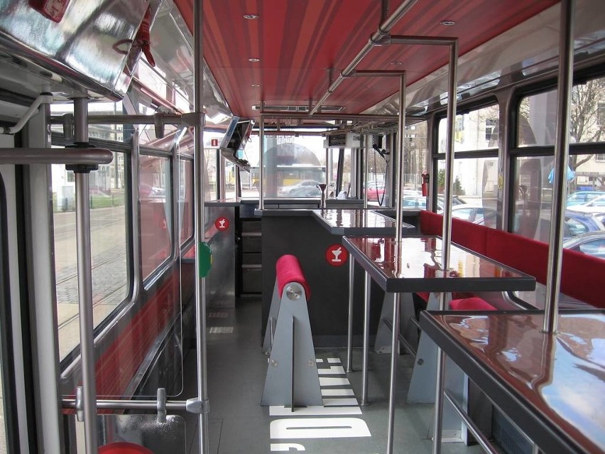 Te tramwaje są już z nami 15 lat! Tatry w Szczecinie obchodzą jubileusz. GALERIA