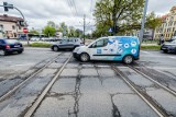 Na rondzie Grunwaldzkim w Bydgoszczy fale, że "plomby z zębów wypadają". Ale ma być naprawa