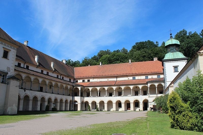 Zamek w Suchej Beskidzkiej - znany jako "Mały Wawel"....