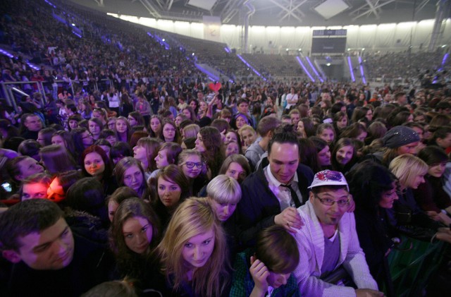 Zlot fanek Justina Biebera zorganizowano miesiąc po koncercie w Łodzi. Na zdjęciu publiczność podczas koncertu.
