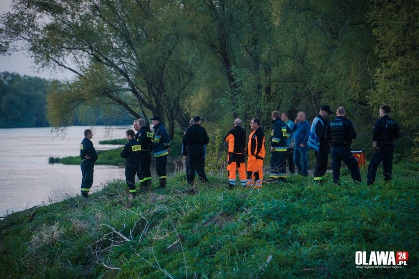 Mężczyzna wskoczył do Odry i nie wypłynął. Wcześniej pił alkohol