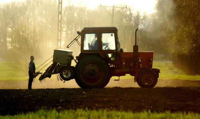 Rolnicy  czekają na ogłoszenie naboru na wsparcie modernizacji  gospodarstw rolnych.  W poprzednim rozdaniu złożyli ponad 1830 wniosków na ok. 346 mln zł. Część środków przeznaczyli na zakup maszyn.