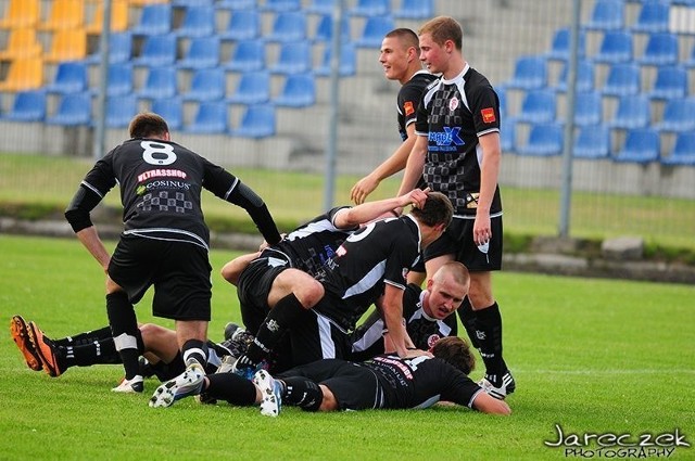 Łódzki Klub Sportowy godnie pożegnał czwartą ligę! W wyjazdowym spotkaniu pokonał w Skierniewicach miejscowy Widok.