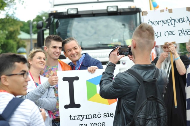 Na zdjęciu warszawska Parada Równości w 2014. W Trójmiejskim Marszu Równości ma wziąć udział m.in. Robert Biedroń, prezydent Słupska.