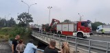 Wypadek w Katowicach na DK86: Przyczepa ze złomem przewróciła się na drogę. Są ogromne utrudnienia