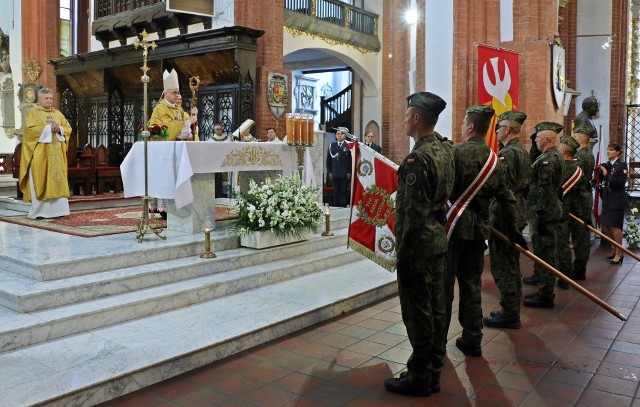 31 maja to rocznica poświęcenia kościoła garnizonowego przez Jana Pawła II. Stało się to w 1997 roku.