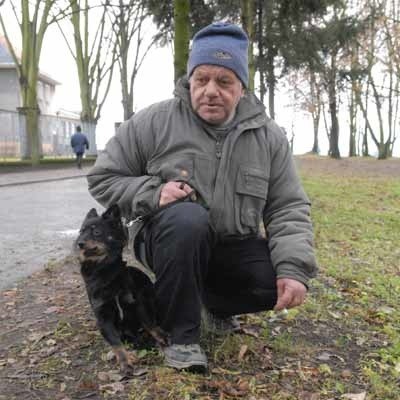 - Znakowanie psów to bardzo dobry pomysł &#8211; uważa Jan Szymański z Krosna, który od trzech lat opiekuje się psem Sonią