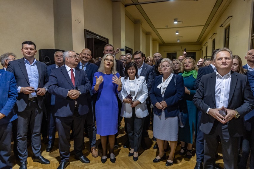 Wybory parlamentarne 2023. Tak zareagował na sondażowe wyniki wyborów krakowski PiS