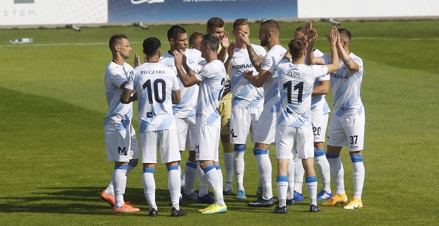 Stal Rzeszów pokonała u siebie Górnika Polkowice 2:1 [RELACJA]. Bramki dla biało-niebieskich zdobyli: Krystian Pieczara oraz z rzutu karnego Wojciech Reiman. 