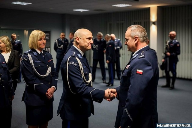 Inspektor Tomasz Jarosz (na zdjęciu z prawej) został nowym pełniącym obowiązki pierwszego zastępcy komendanta świętokrzyskiej policji.