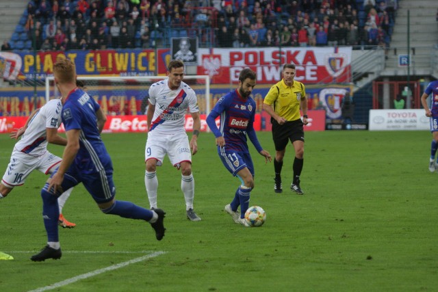 Piast Gliwice pokonał Raków Częstochowa 2:1, choc zwycięstwo nie przyszło mistrzowi Polski łatwo
