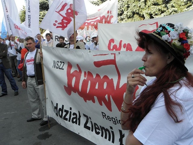 Migawka z protestu, w który pod mleczarnią "Solidarność" zorganizowała w 2011 roku