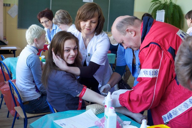 Pierwsza akcja rejestracji potencjalnych dawców szpiku kostnego, zorganizowana wspólnie z Fundacją DKMS, odbyła się w I Liceum Ogólnokształcącym 9 kwietnia 2011 roku.