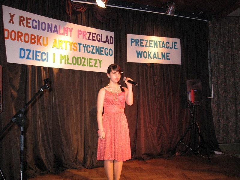 Śpiewa Kamila Kołsut PSP nr 9 w Radomiu