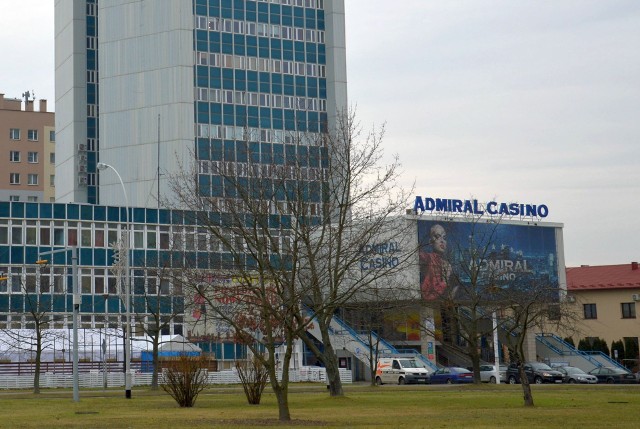 Kasyno Admiral w Stalowej Woli mieściło się w Biurowcu Mostostal na pierwszym piętrze