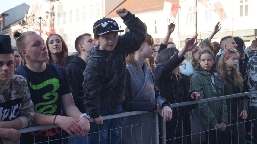 Rybnik oszalał! Dzikie tłumy na koncercie Miuosha i O.S.TR.