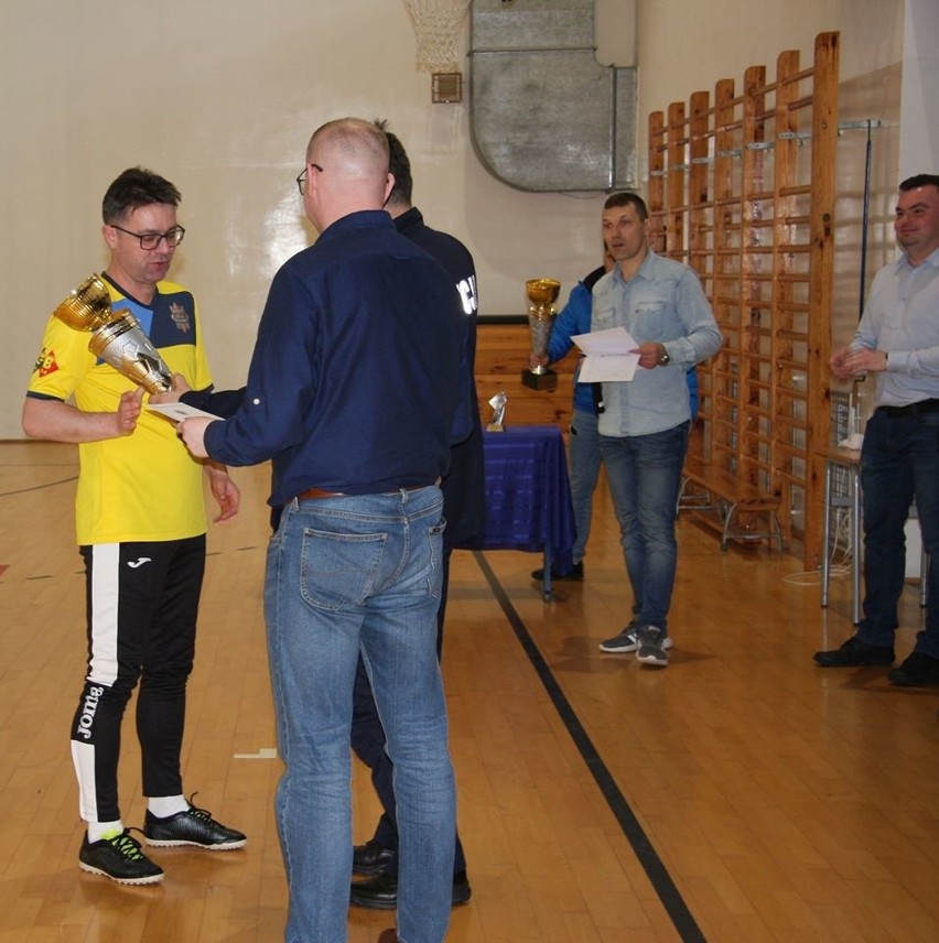 Przasnysz. XIV Halowy Turniej Piłki Nożnej o puchar Komendanta Powiatowego Policji w Przasnyszu 