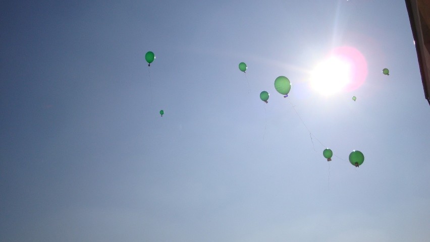 300 zielonych baloników na powitanie wiosny w Strzyżowicach [ZDJĘCIA]