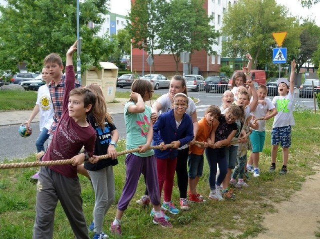 Piknik zorganizowany przez Stowarzyszenie dla Dzieci i Młodzieży SZANSA w Głogowie z okazji Dnia Dziecka.