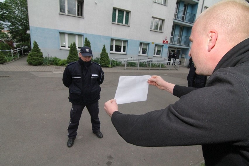 Protest przed komisariatem na Trzemeskiej we wtorek...