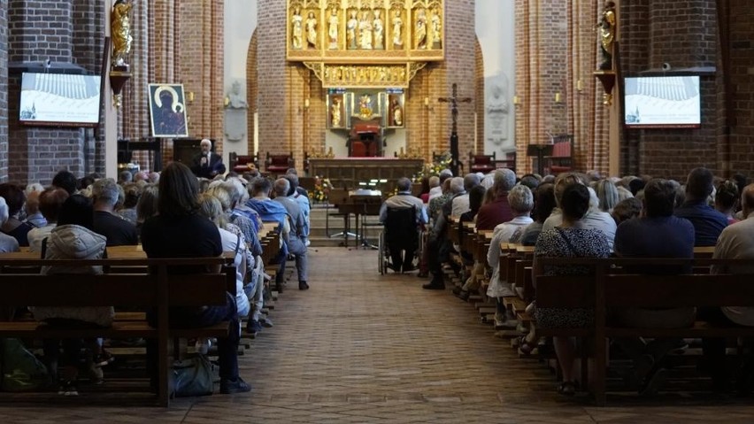 Prof. Eugeniusz Kus odznaczony Złotym Medalem „Zasłużony Kulturze Gloria Artis”