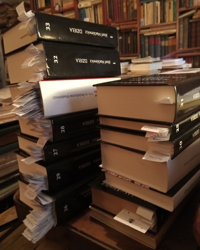 W 2021 roku wydawnictwo „Kontra” w Londynie opublikowało trzy obszerne tomy „Dzieł” Józefa Mackiewicza: 31, 32 i 33