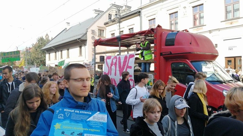 Wielki młodzieżowy strajk klimatyczny w Krakowie. "Chcemy mieć przyszłość!"