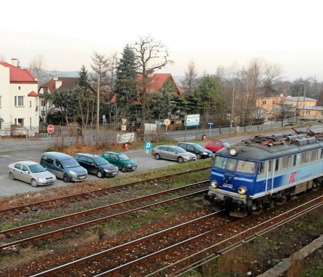 Są szanse na modernizację parkingu przy dworcu PKP w Zabierzowie