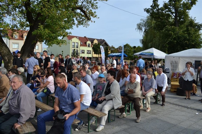 Pokaz mody w Kłobucku. Piękne kreacje na pięknych modelkach