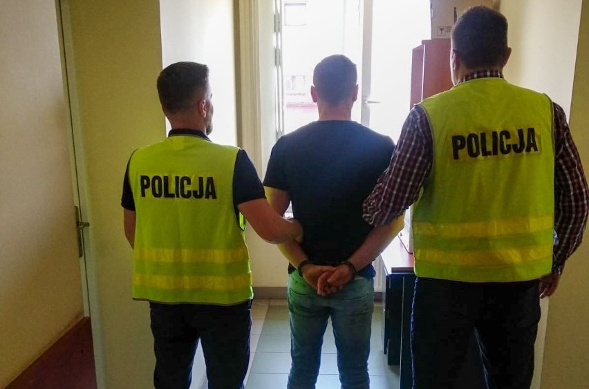 Pracownik banku w Chmielniku zatrzymany przez policję z Kielc. Chodzi o ogromne pieniądze