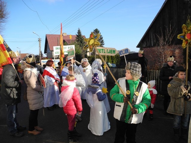 W poniedziałek obył się drugi Orszak Trzech Króli trasą z Lubowidza do Mostów pod hasłem: "Wiele  jest dróg do Boga dobro, prawda, piękno&#8221;.