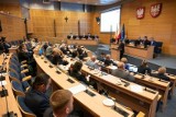 Małopolska. Sejmik przyjął "bardzo ostrożny budżet" województwa na 2024 r. Najwięcej pieniędzy na infrastrukturę drogową i transport
