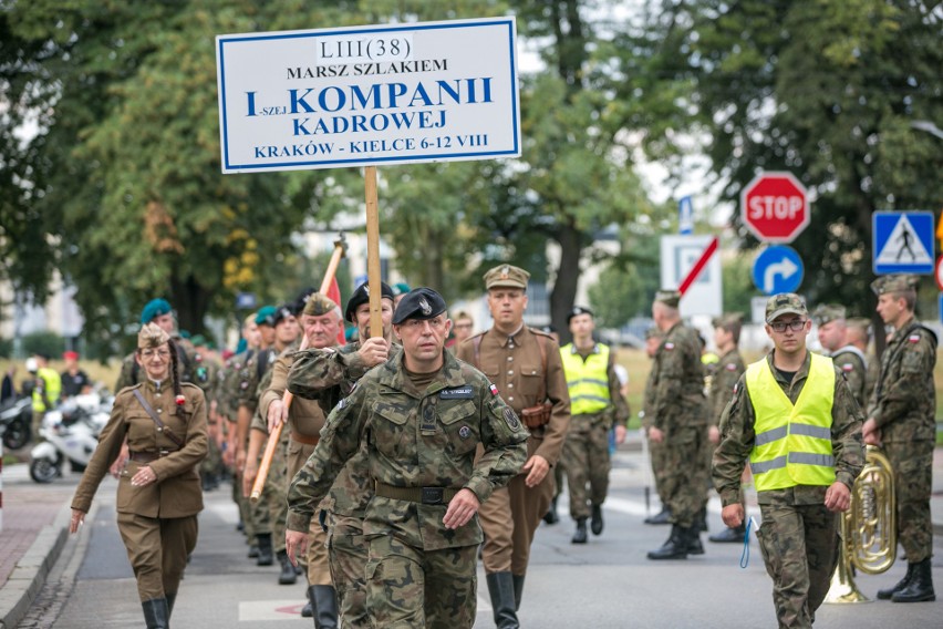 Kraków. Wymarsz Kadrówki, nowe odznaczenie państwowe i...