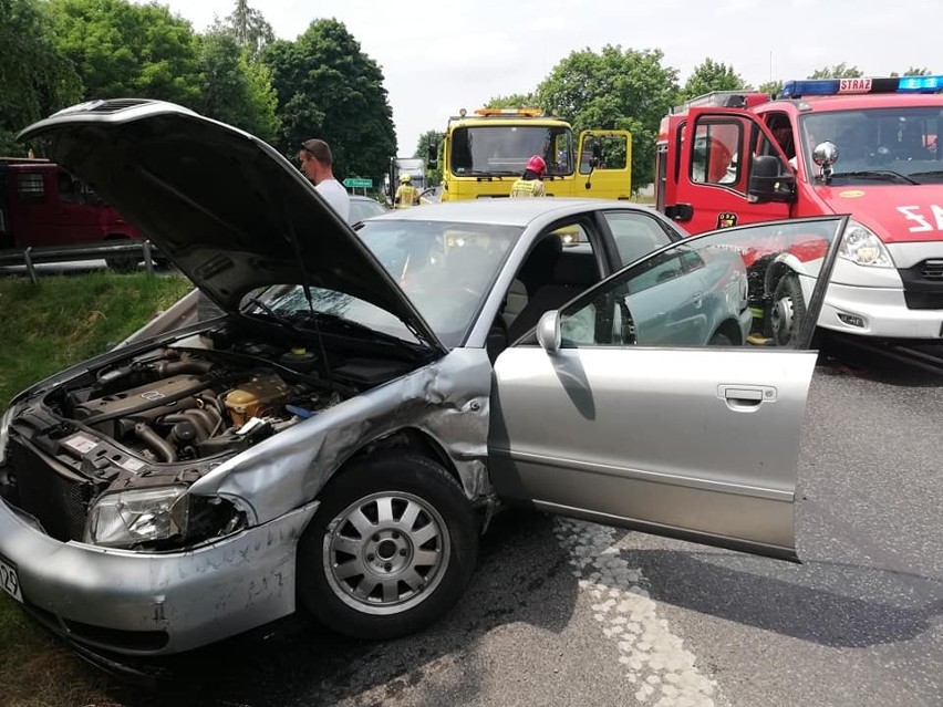 Wypadek na DK5. Jedna osoba ranna trafiła do szpitala.