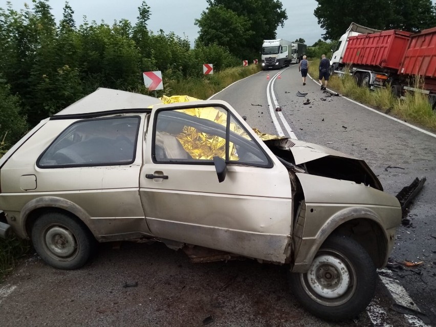 Śmiertelny wypadek w Starym Dzierzgoniu pow. Sztum 25.06.2021. Zderzenie samochodów, nie żyje kierowca