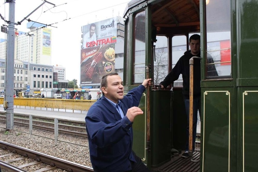 Zabytkowy tramwaj jeździ po Łodzi. Zobacz atrakcje Tygodnia Mobilności [ZDJĘCIA+FILM]