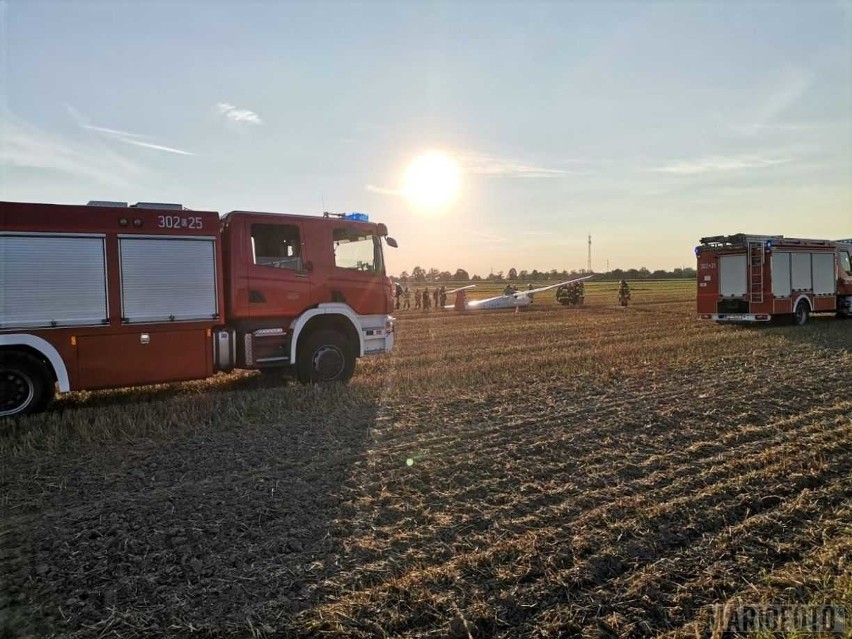 Awaryjne lądowanie szybowca w Karczowie.