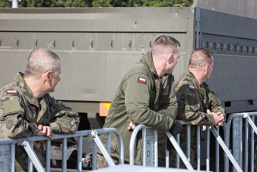 20 lat Korpusu NATO w Szczecinie. Przy nabrzeżach zacumują okręty wojenne. Dziś wpłynął ORP Poznań 