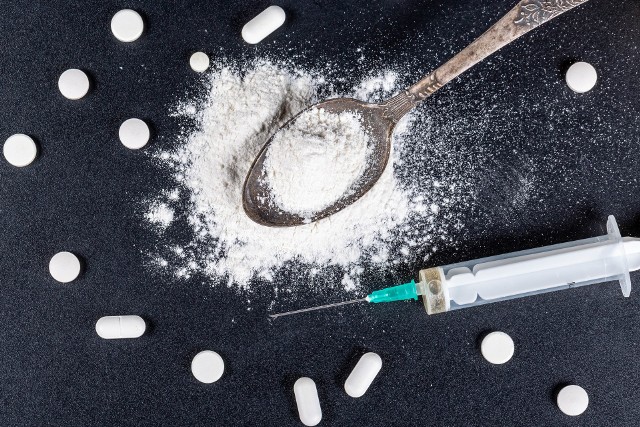 Czy legalizacja narkotyków pomoże w walce z handlarzami?