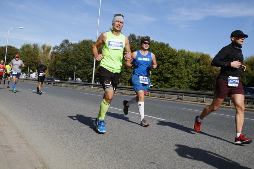 Uczestnicy Maratonu Warszawskiego 2018. Więcej zdjęć...